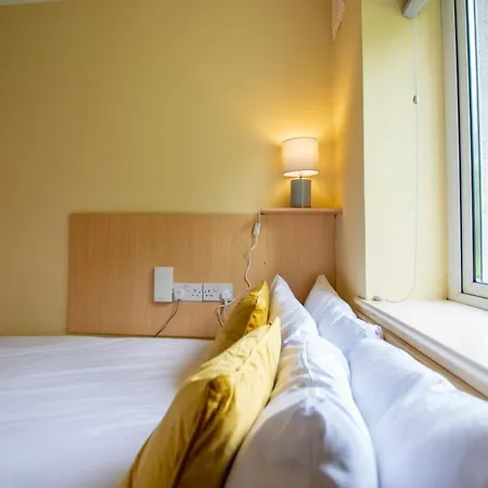 2 Bed Apartment, Sleeps 6 * Galway