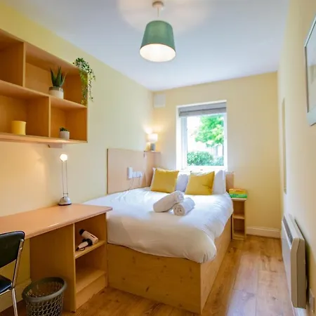 2 Bed Apartment, Sleeps 6