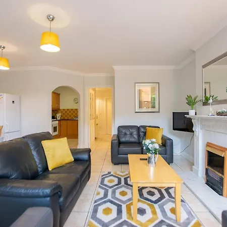2 Bed Apartment, Sleeps 6 Apartment
