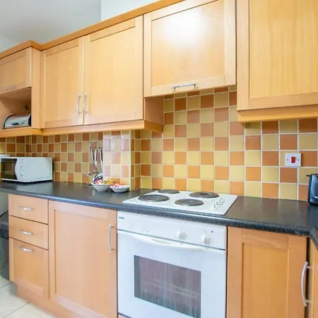2 Bed Apartment, Sleeps 6 Galway