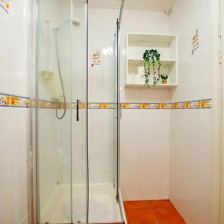 2 Bed Apartment, Sleeps 6 Apartment